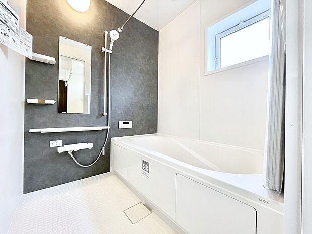 落ち着いた雰囲気でゆっくりお寛ぎいただけるバスルーム