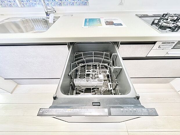 面倒なお片づけは食洗機にお任せ！家事の負担が減って、時間にも気持ちにもゆとりができます。