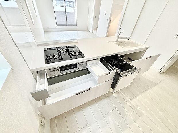 使いやすさを優先したスライド式収納タイプ!