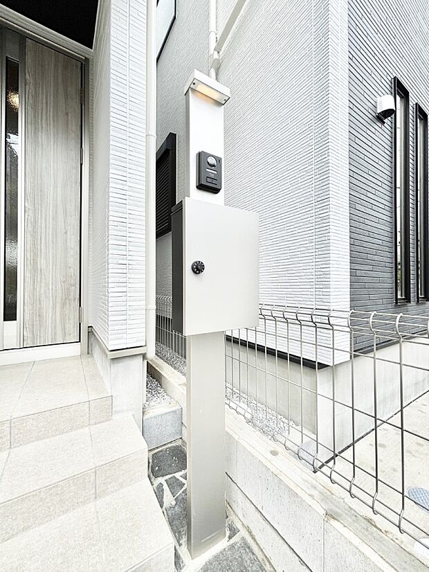 表札・インターホン・ポストをひとつに集約