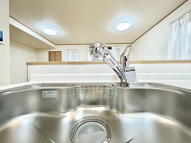 浄水器一体型のキッチンで洗い物用・料理用と切り替え簡単!
