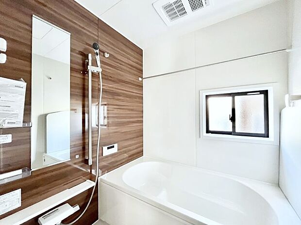 落ち着いた雰囲気でゆっくりお寛ぎいただけるバスルーム