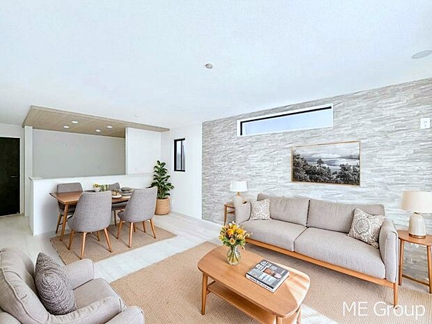 落ち着いた雰囲気のLDKは家族みんなの快適空間 ※家具はCGです