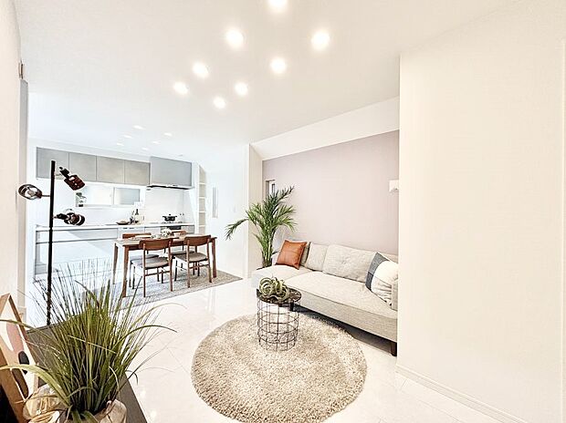 ご家族の会話がはずむ、開放的なLDK