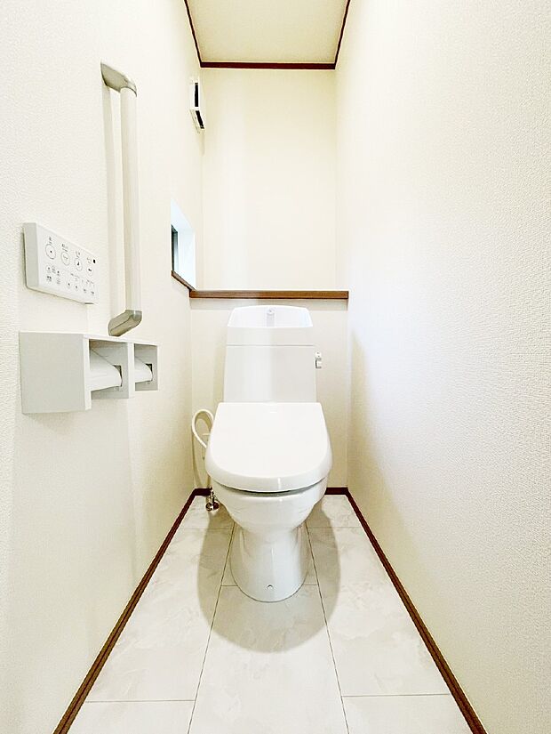 トイレは温水洗浄機能付き