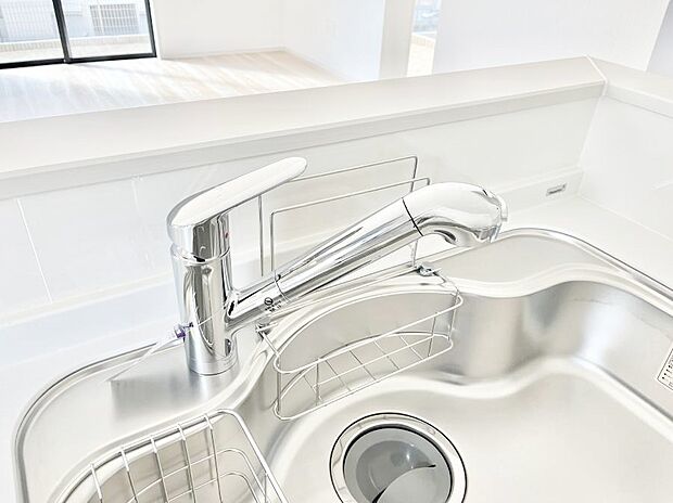 いつでも清潔なおいしいお水を。一つの水栓で水道水と浄水を使い分け。