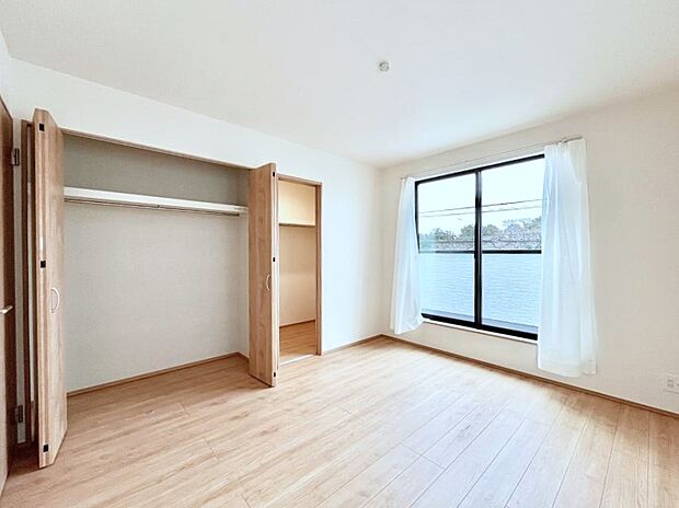 収納が充実しているので居住スペースを広々使えます