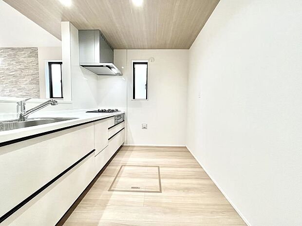 ゆとりあるキッチンではご家族と楽しくお料理ができます。