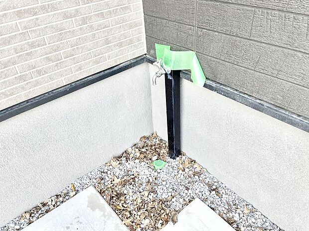 ガーデニングやお掃除に便利な外水栓  