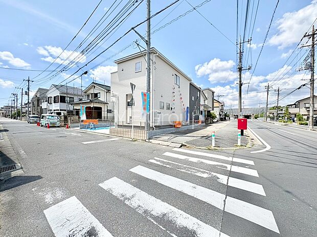 角地なので日当たりも良く、お家が堂々として見えます。