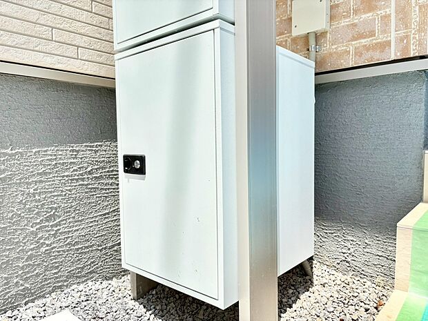 外観「宅配ボックス」時間を気にせず宅配物をいつでも安全に受け取れます。