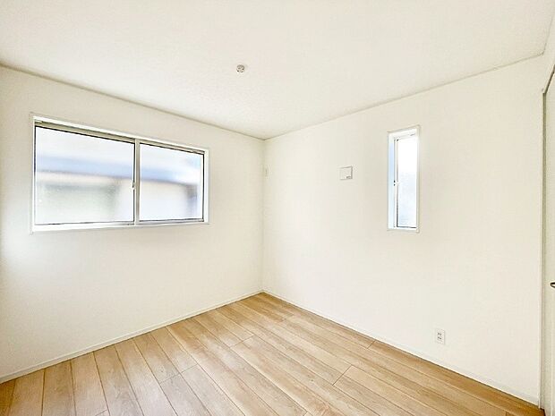 2面採光なので、明るく風通しも良く心地良い生活が送れます。