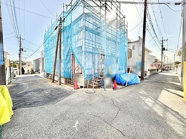 角地なので日当たりも良く、お家が堂々として見えます。