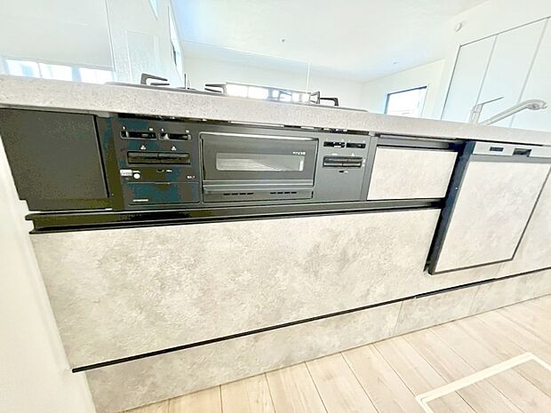 毎日のお料理に大活躍！3口コンロ・グリル付き。