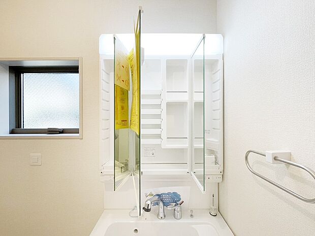 スイッチ1つで一定量の湯を浴槽に張ったり、保温や追い焚きが可能！