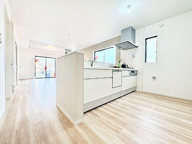 料理をしながらご家族との会話を楽しめる対面カウンターキッチン