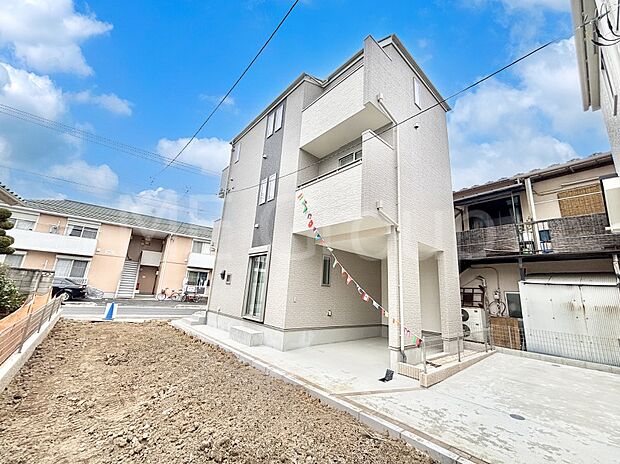 洗練された外観、上質な住空間が広がる室内は永く安心して過ごせる住居です。