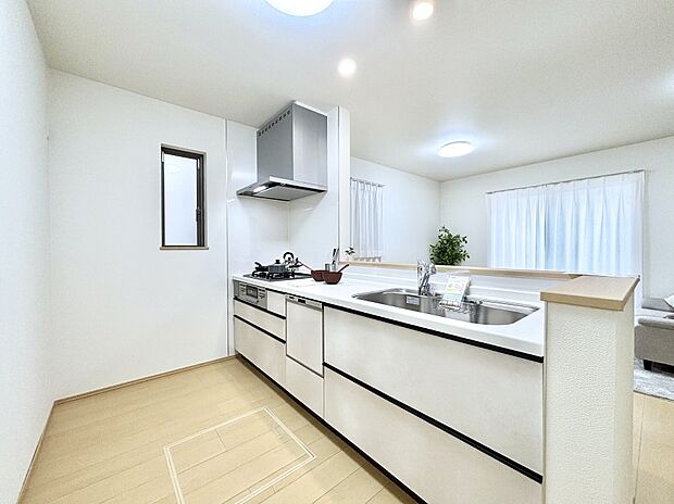 料理をしながらでもご家族との会話を楽しめる対面キッチン