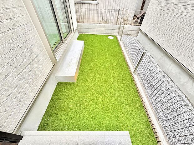 明るさたっぷりのお庭