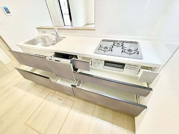 使いやすさを優先したスライド式収納タイプ!