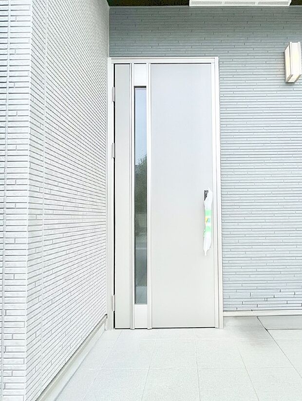 大切な家族、来客を出迎える玄関。