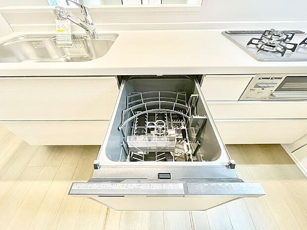 面倒なお片づけは食洗機にお任せ!家事の負担が減って、時間にも気持ちにもゆとりができます。