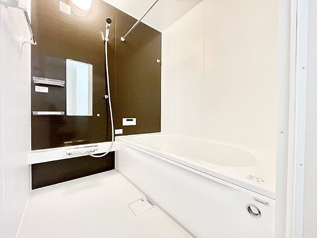 落ち着いた雰囲気でゆっくりお寛ぎいただけるバスルーム