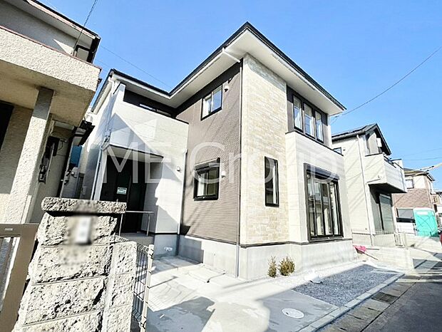 溢れる陽光でご家族の笑顔も輝く