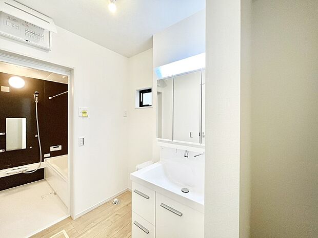 広々とゆとりのあるランドリースペース。  