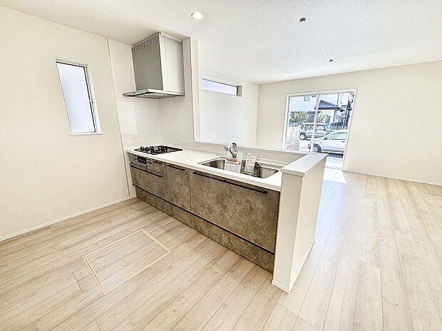 料理をしながらでもご家族との会話を楽しめる対面キッチン