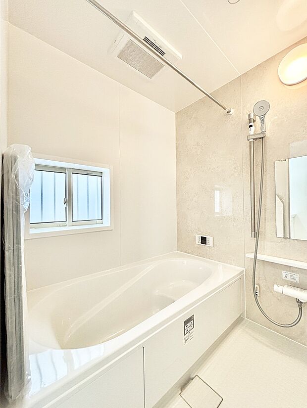 落ち着いた雰囲気でゆっくりお寛ぎいただけるバスルーム