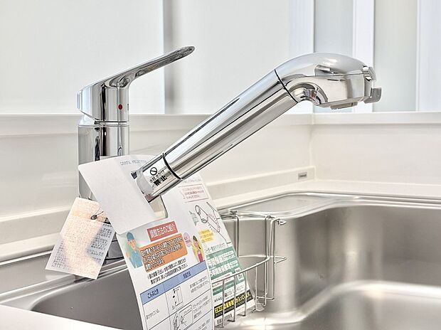 いつでも清潔なおいしいお水を。一つの水栓で水道水と浄水を使い分け。