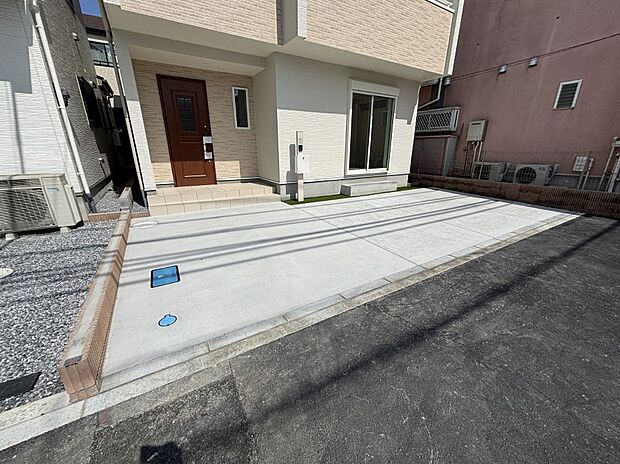 駐車2台可能!急なお客様の駐車に。また、ご家族の自転車スペースとしても大活躍。