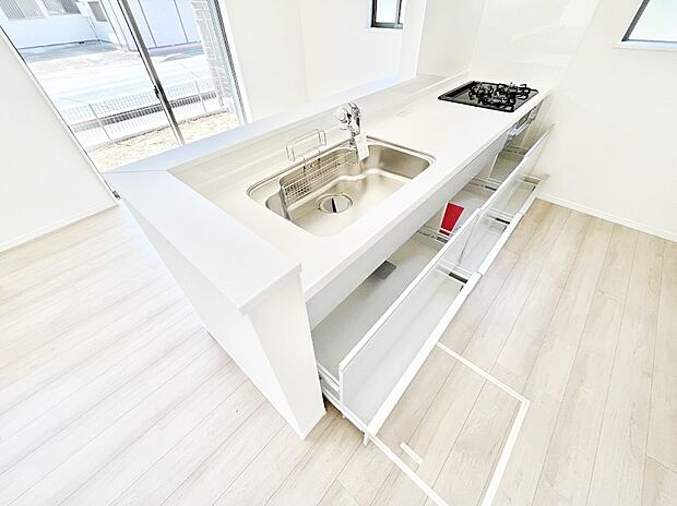 使いやすさを優先したスライド式収納タイプ!