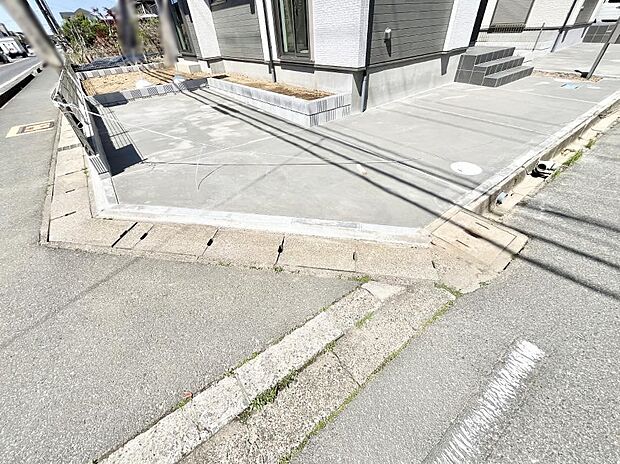 カースペースは2台駐車可。セカンドカーや来客時に便利です!