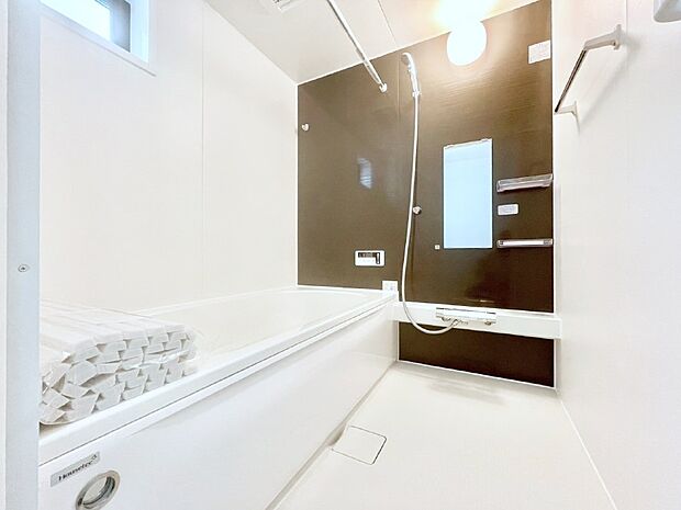 落ち着いた雰囲気でゆっくりお寛ぎいただけるバスルーム