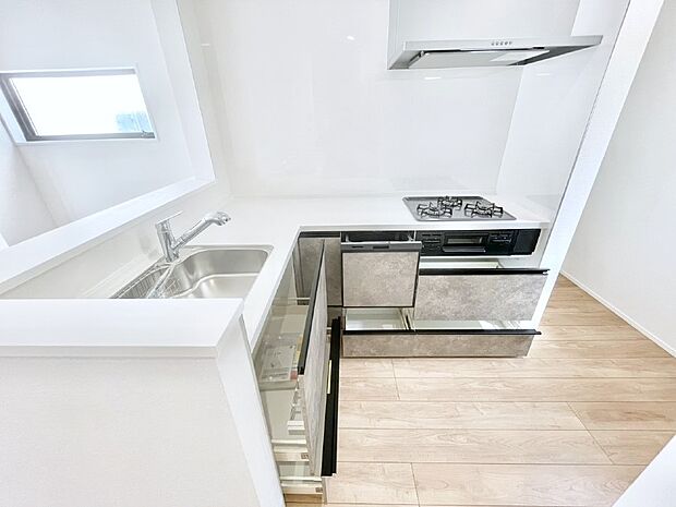 使いやすさを優先したスライド式収納タイプ！