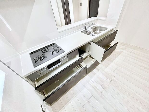 使いやすさを優先したスライド式収納タイプ！