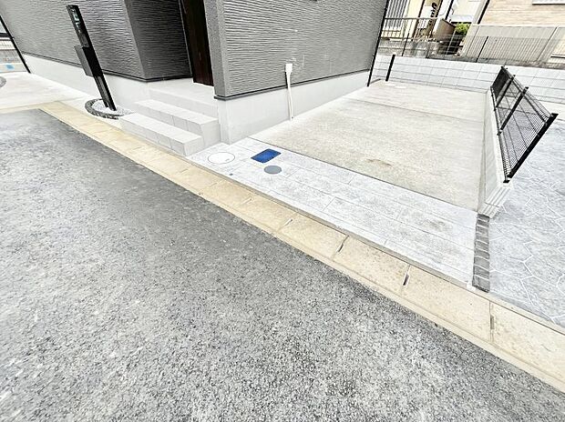 駐車2台可能！急なお客様の駐車に。また、ご家族の自転車スペースとしても大活躍。