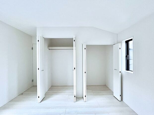 たっぷりの収納スペースで快適に暮らせそう 