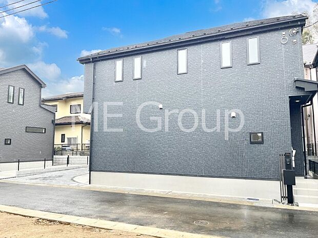 洗練された外観、上質な住空間が広がる室内は永く安心して過ごせる住居です。