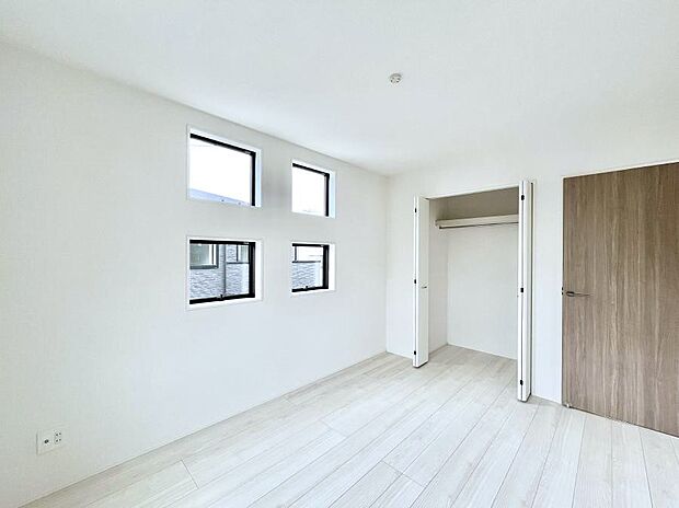 爽やかな日差しがお部屋全体を優しく包み込んでくれます