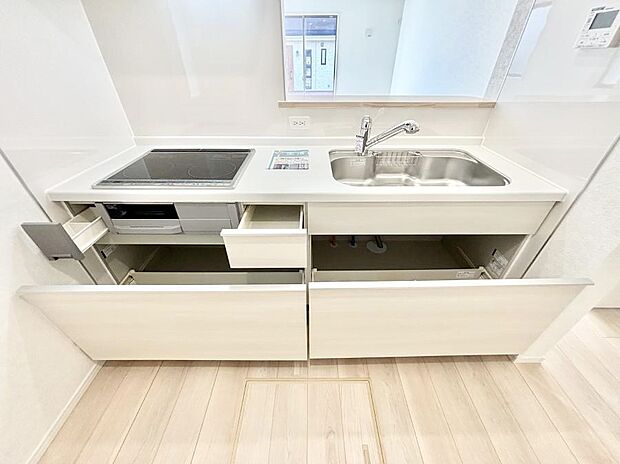 使いやすさを優先したスライド式収納タイプ！