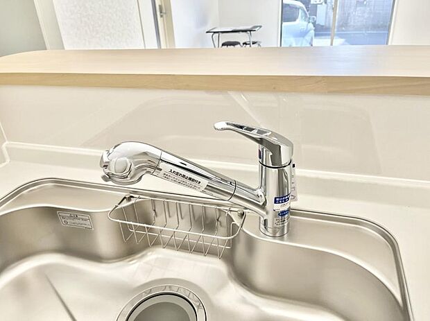 いつでも清潔なおいしいお水を。一つの水栓で水道水と浄水を使い分け。