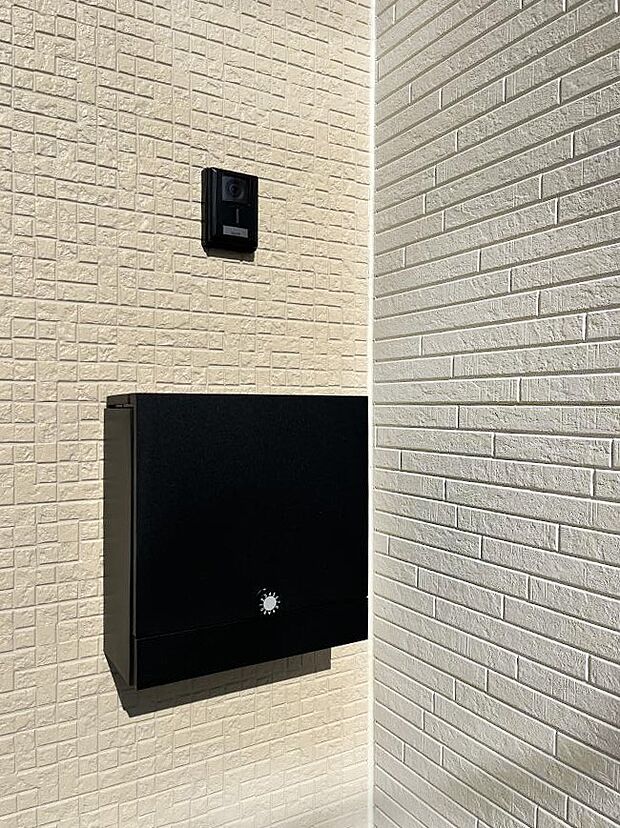 シンプルデザインのポスト。