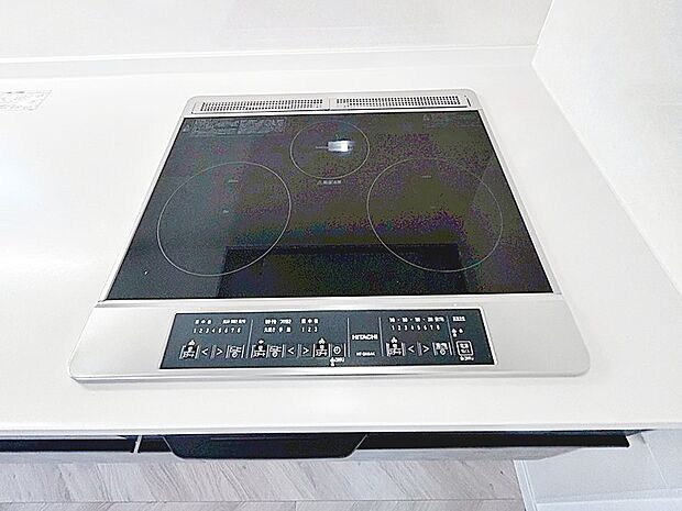 IHクッキングヒーターは天板の調理面がフラットなので調理後はサッと一拭きするだけ！