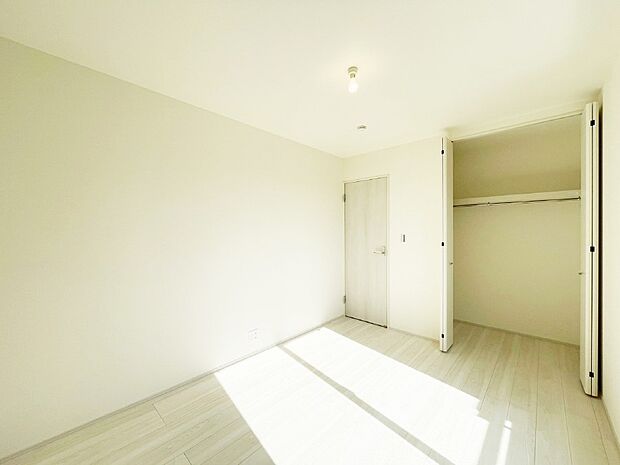 収納が充実しているので居住スペースを広々使えます