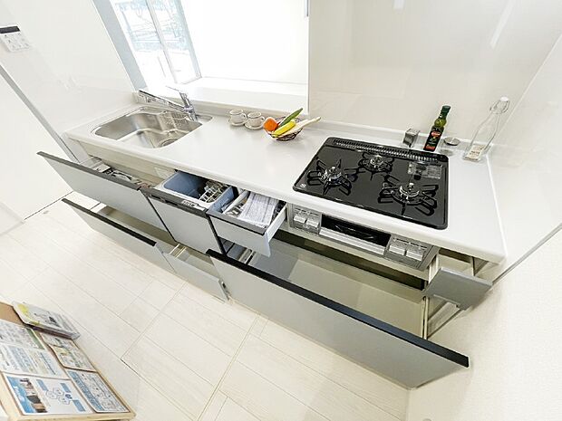 使いやすさを優先したスライド式収納タイプ!