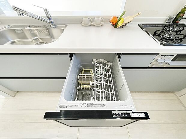 面倒なお片づけは食洗機にお任せ!家事の負担が減って、時間にも気持ちにもゆとりができます。