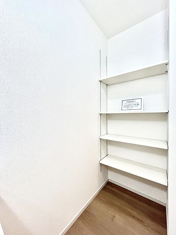 便利なリネン庫で、スッキリした使いやすい洗面室に